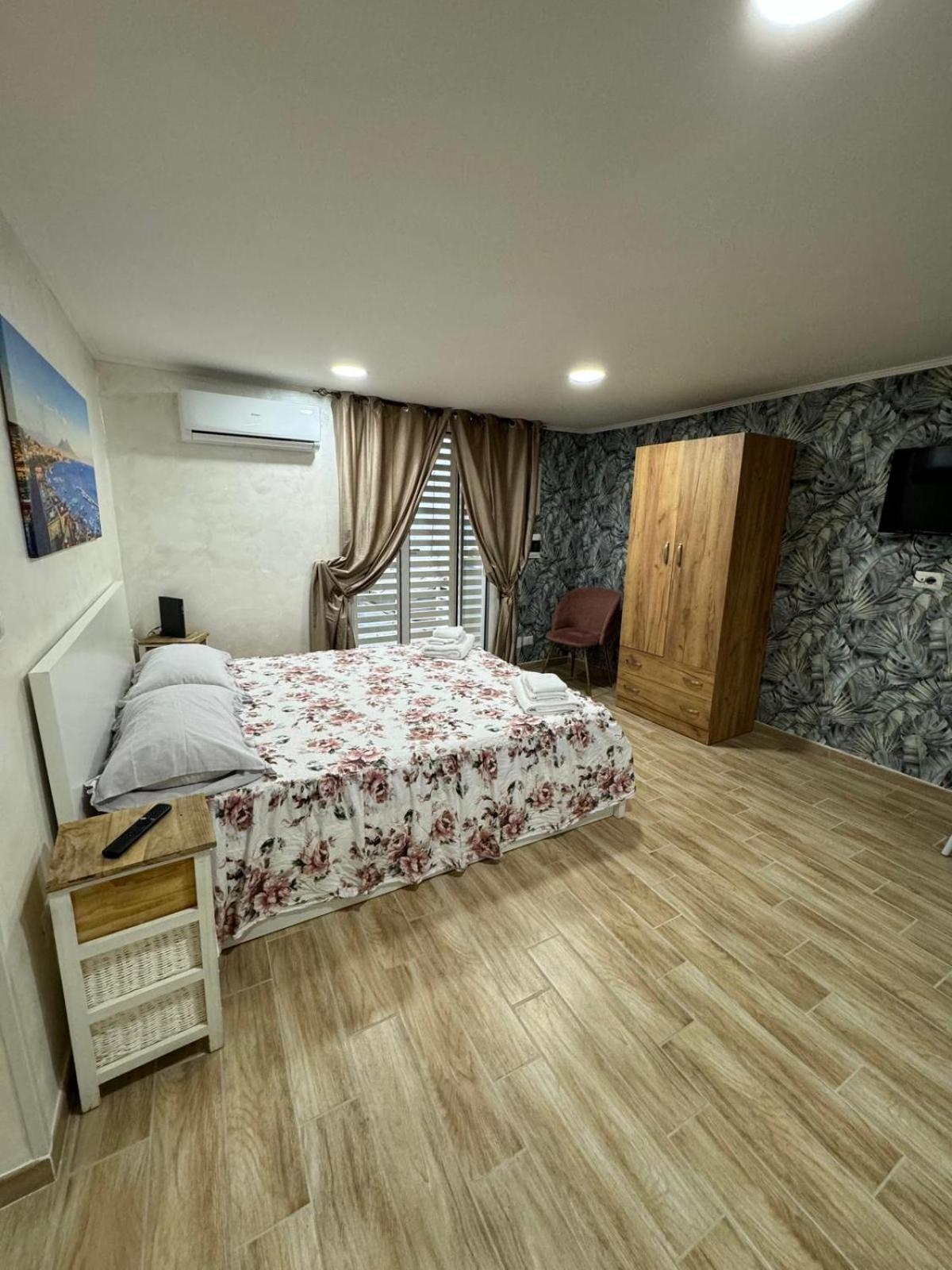 شقة Spezzano House نابولي المظهر الخارجي الصورة